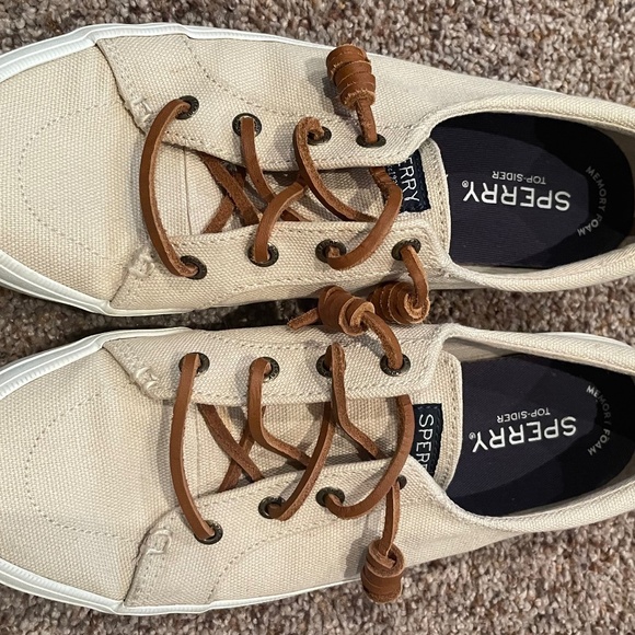 Ladies Sperry walking shoe - Picture 1 of 3